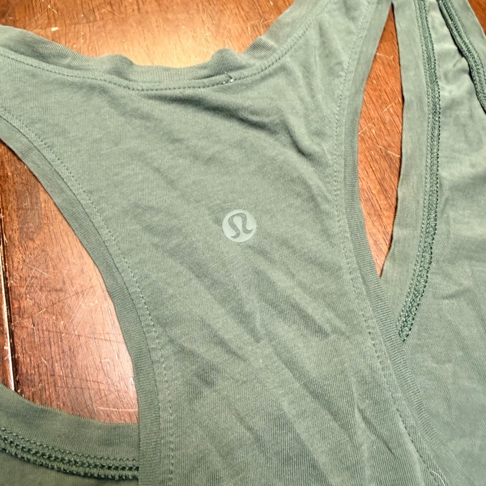 Lululemon Love Tank Top Womens 10 Green Racerback Scoop Neck Athletic Yoga - Picture 2 of 5